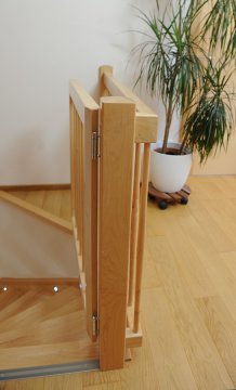 tischlerei_paderborn_ruesing_treppe_kinderschutz_detail.jpg