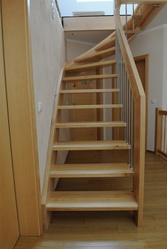 tischlerei_paderborn_ruesing_treppe_gesamt.jpg